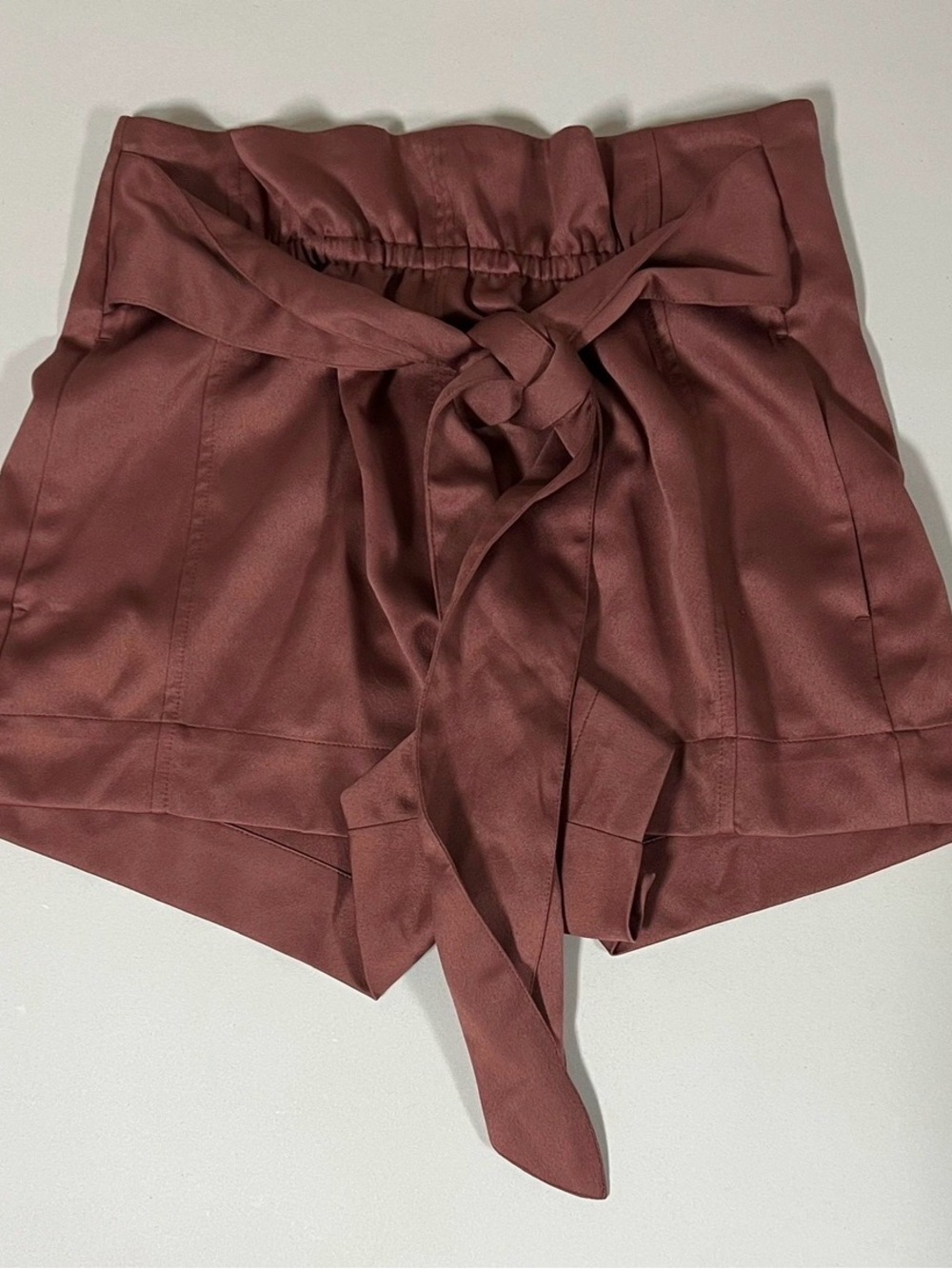 Abercrombie & Fitch Red Mauve Satin Belted High-Waisted Shorts Bottoms Size XS♥️